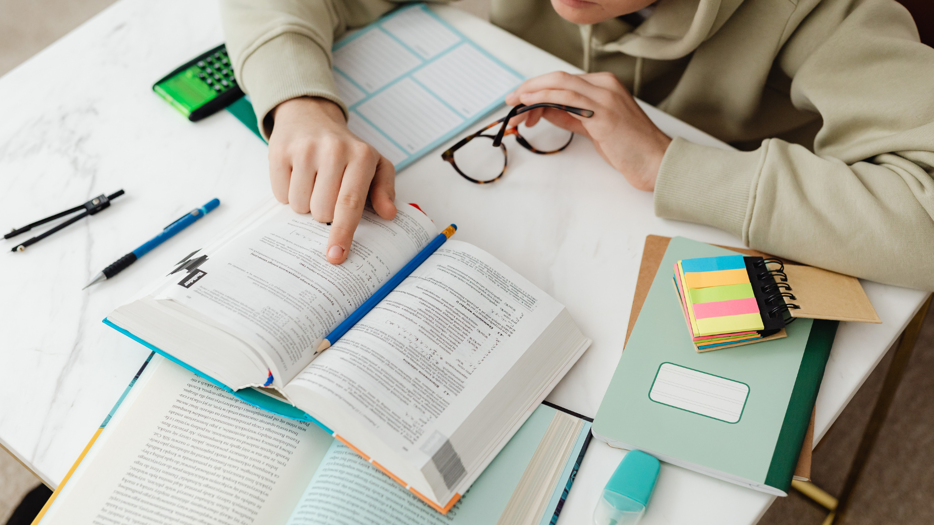 The Benefits of Reading Every Day: Enhancing Knowledge and Well-being